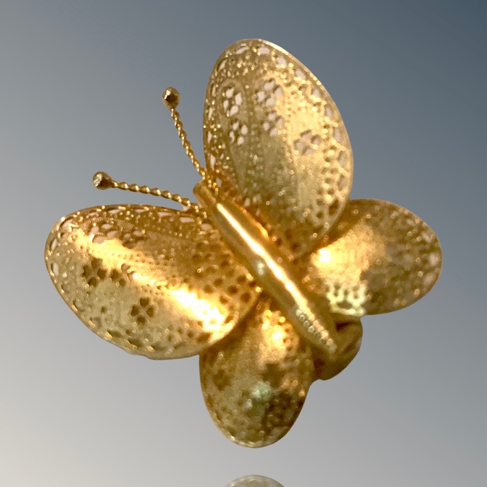 Vintage brooch butterfly gold tone mesh flower